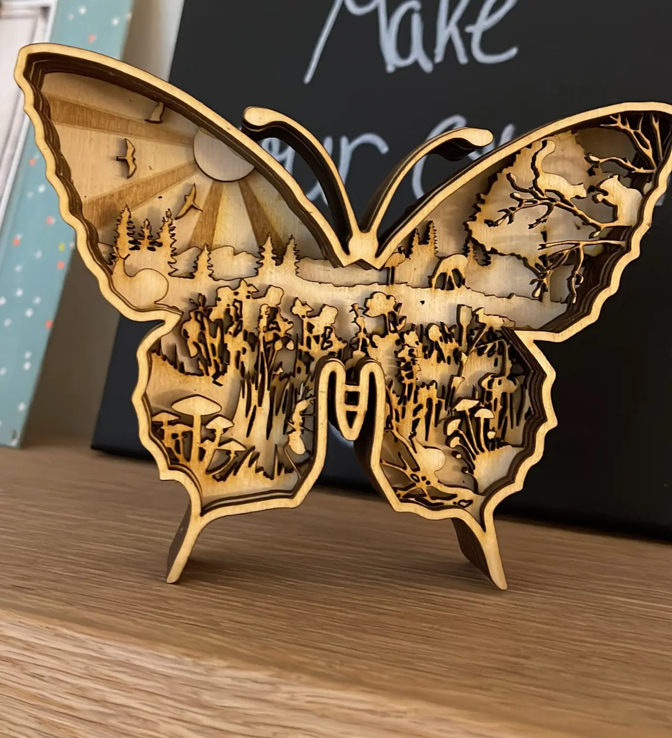 Schmetterling auf Holz von Die dekobude